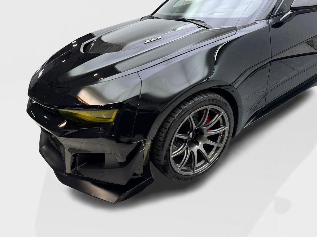 Used 2018 Chevrolet Camaro ZL1 RWD image 18