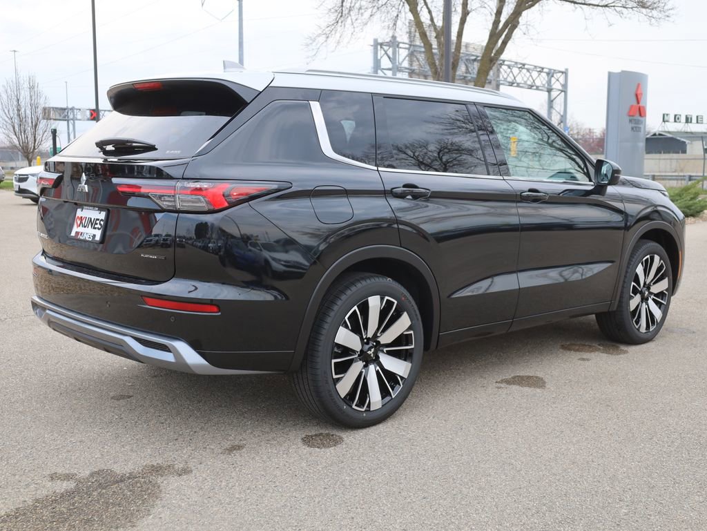 New 2025 Mitsubishi Outlander AWD image 10