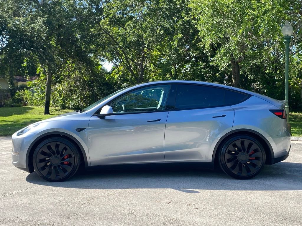 Used 2025 Tesla Model Y Performance AWD/4WD image 8