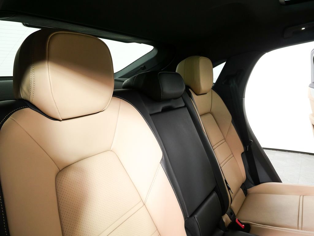 New 2026 Porsche Cayenne Coupe image 24