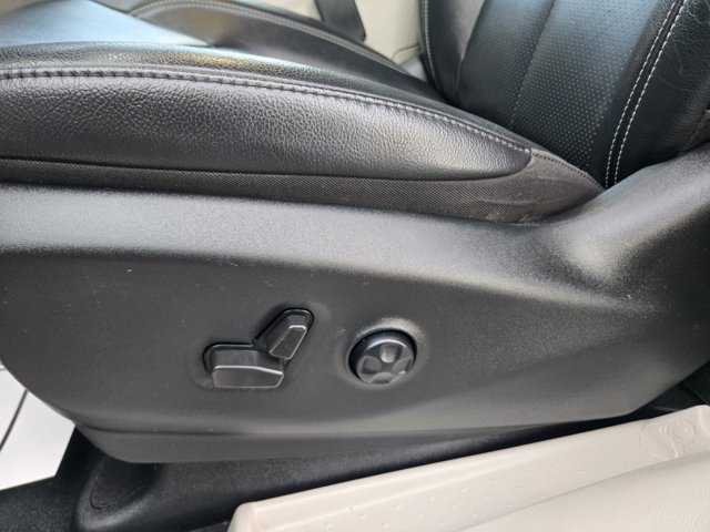 Used 2022 Chrysler Pacifica Touring-L image 29