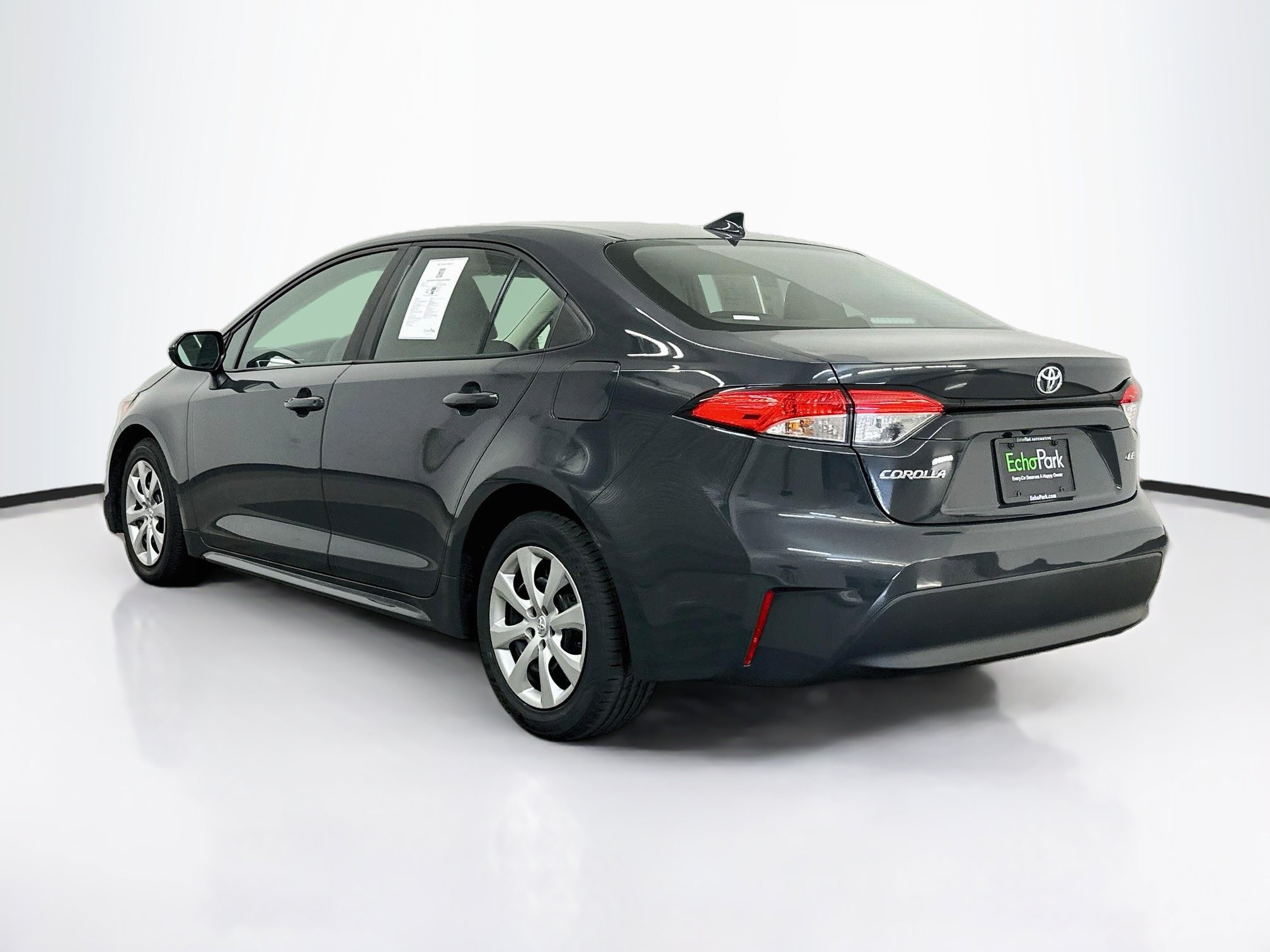 Used 2025 Toyota Corolla LE FWD image 5