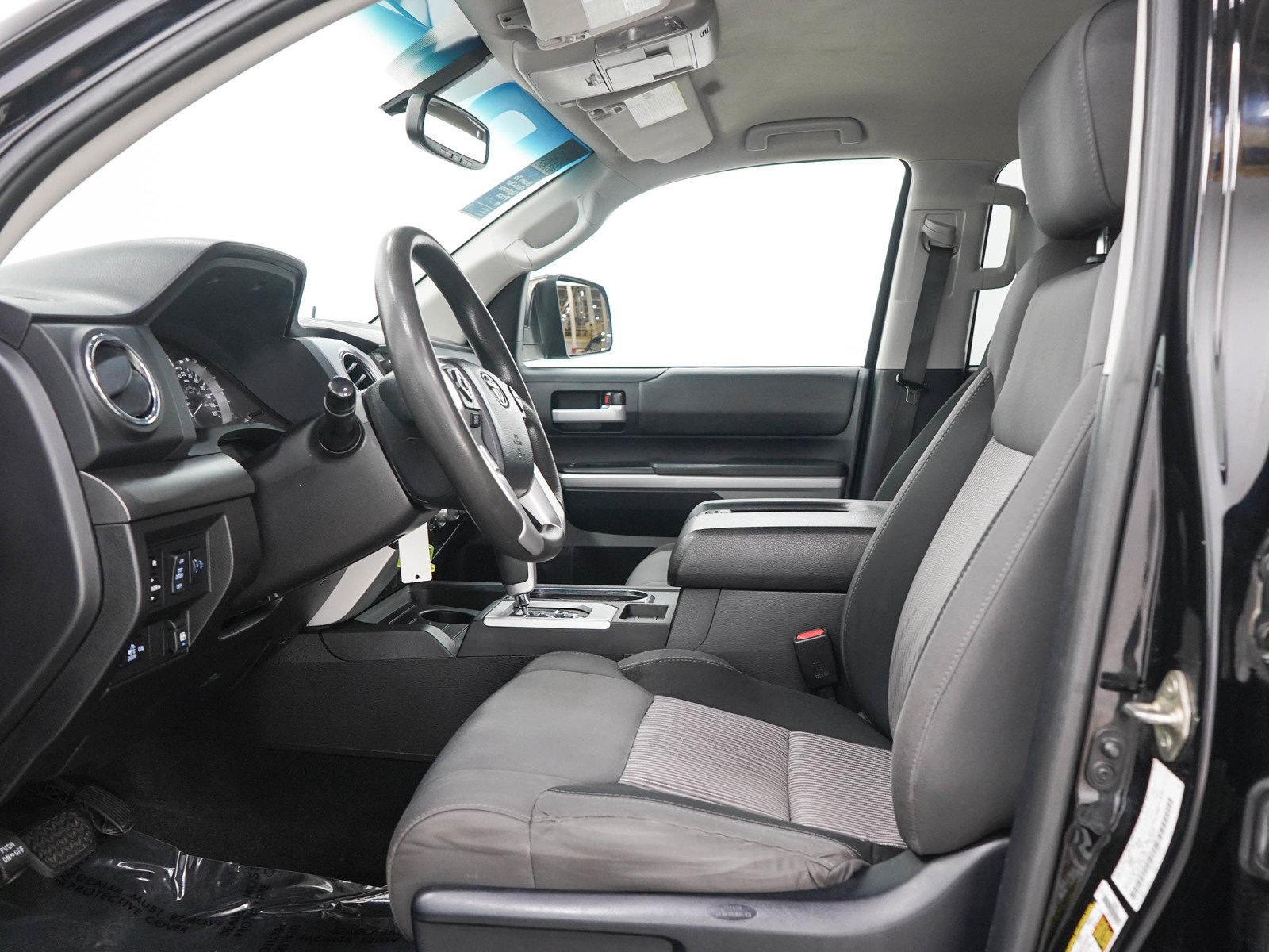 Used 2015 Toyota Tundra SR5 w/ SR5 Upgrade Package AWD/4WD image 22