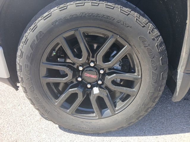 Used 2020 GMC Sierra 1500 Elevation w/ Elevation Value Package AWD/4WD image 4