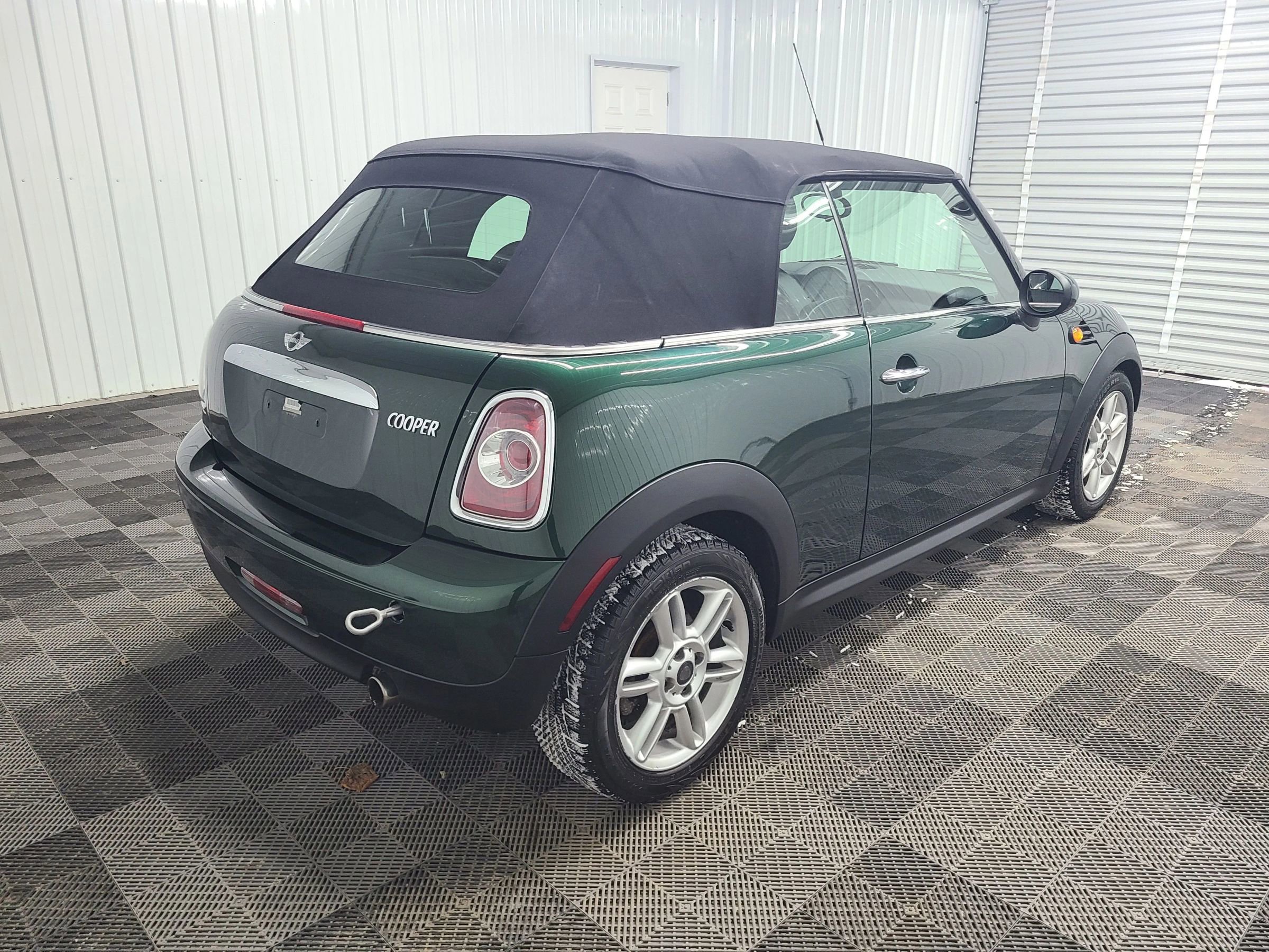 Used 2011 MINI Cooper Convertible image 11