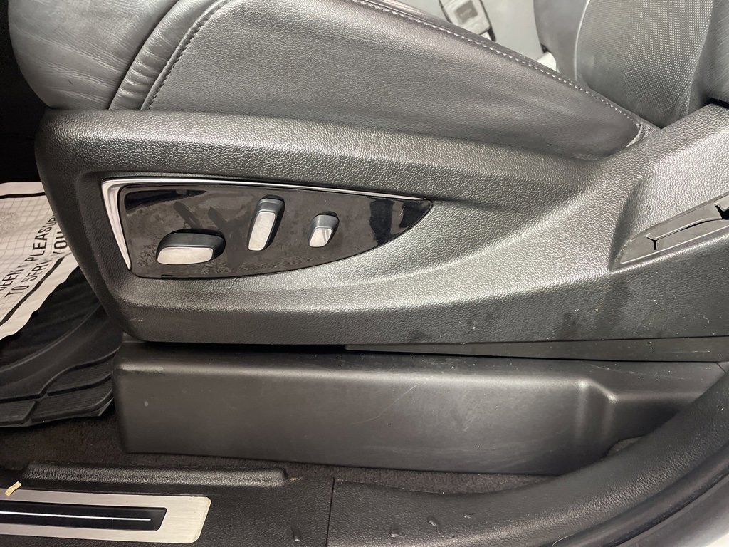 Used 2020 Cadillac Escalade 4WD image 11