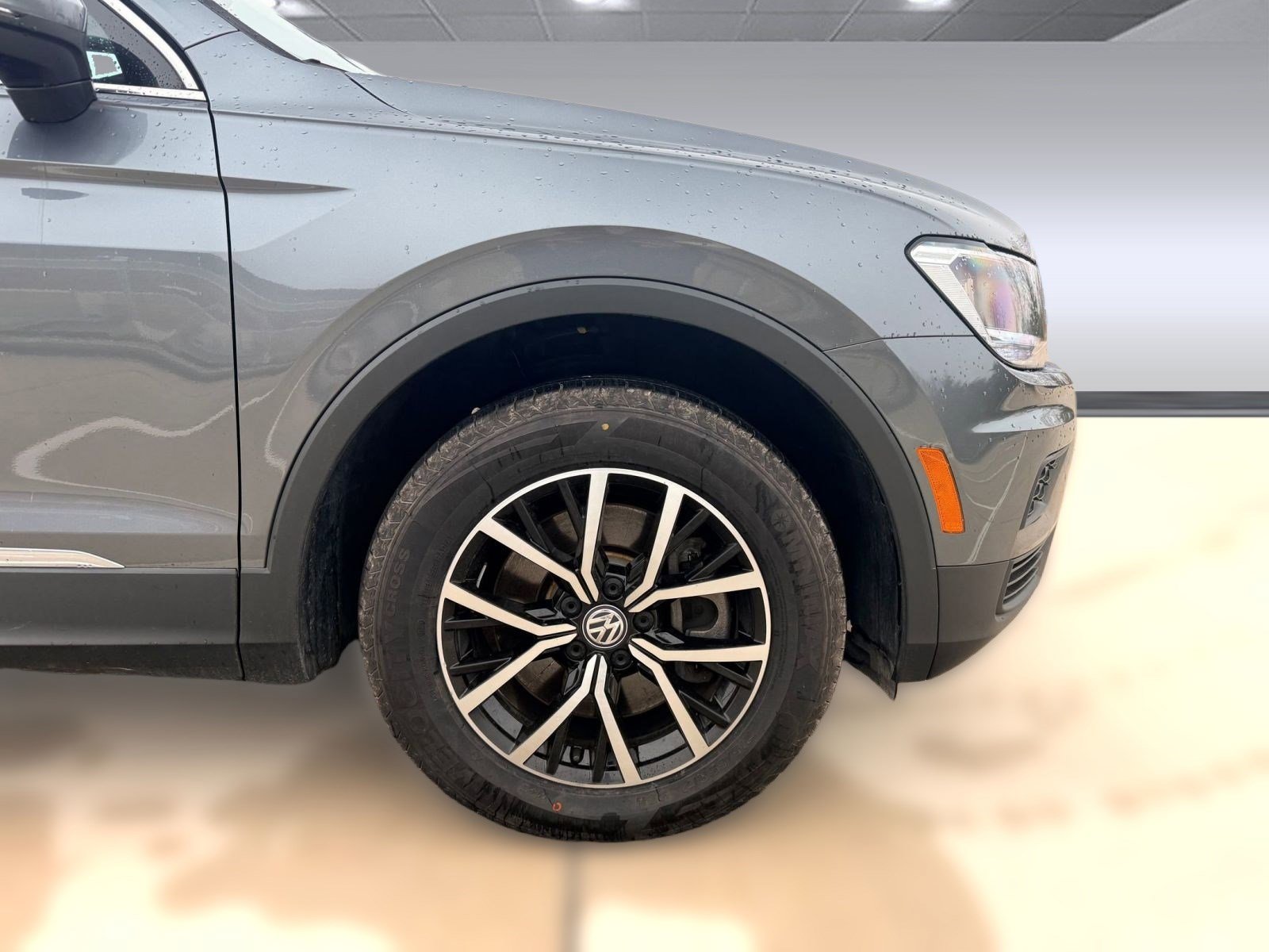 Used 2021 Volkswagen Tiguan SE image 9