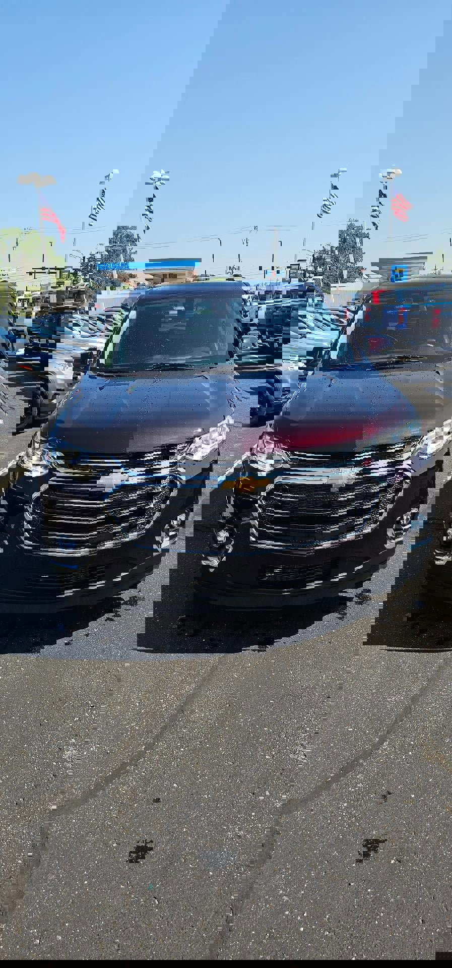 Used 2021 Chevrolet Traverse LT image 2
