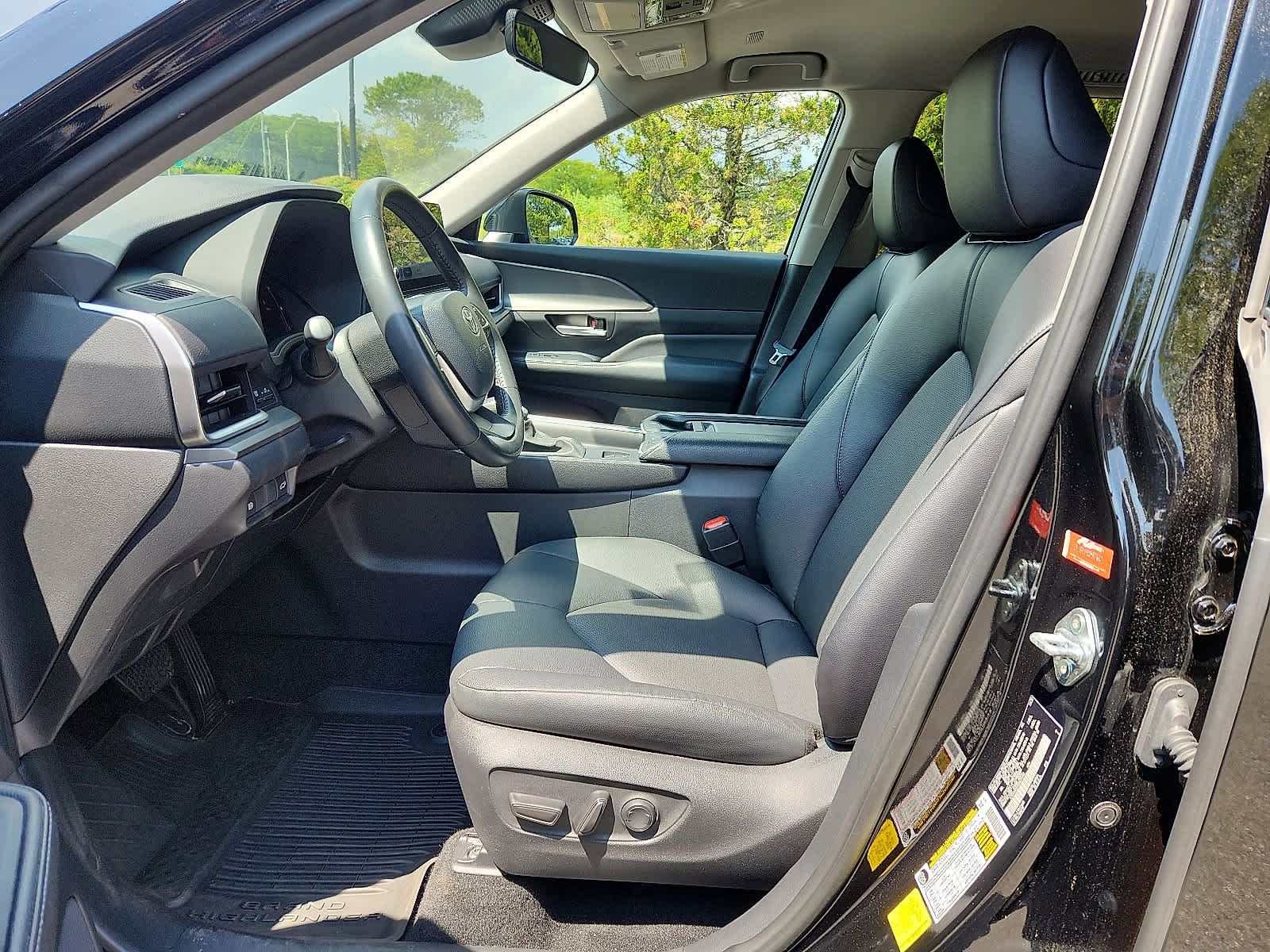 Certified 2024 Toyota Grand Highlander XLE image 15