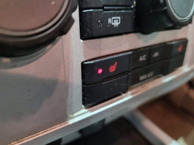 Used 2010 Mercury Mariner Premier image 28