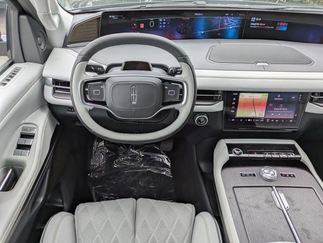 New 2026 Lincoln Navigator L Black Label AWD/4WD image 16