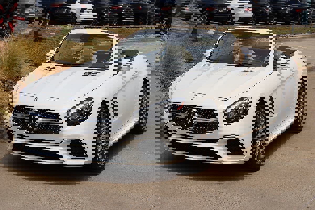 Used 2017 Mercedes-Benz SL 550 w/ Driver Assistance Package image 39