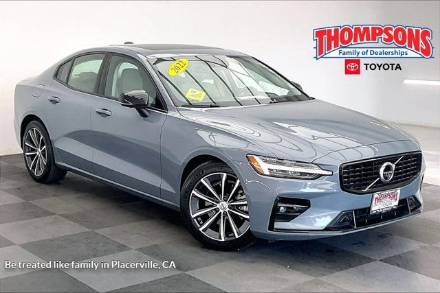 Used 2022 Volvo S60 B5 Momentum