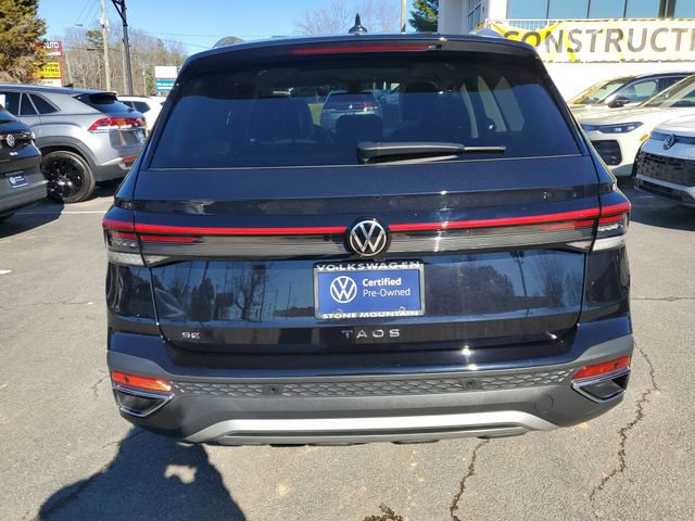 Certified 2025 Volkswagen Taos SE w/ Panoramic Sunroof Package image 5