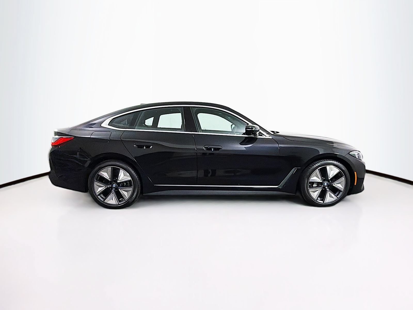 Used 2025 BMW i4 xDrive40i w/ Parking Assistance Package AWD/4WD image 8