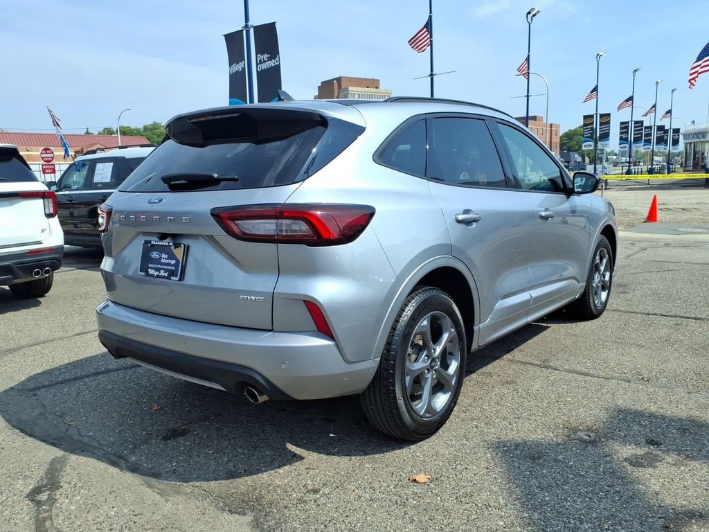 Certified 2023 Ford Escape ST-Line w/ Tech Pack #1 AWD/4WD image 5