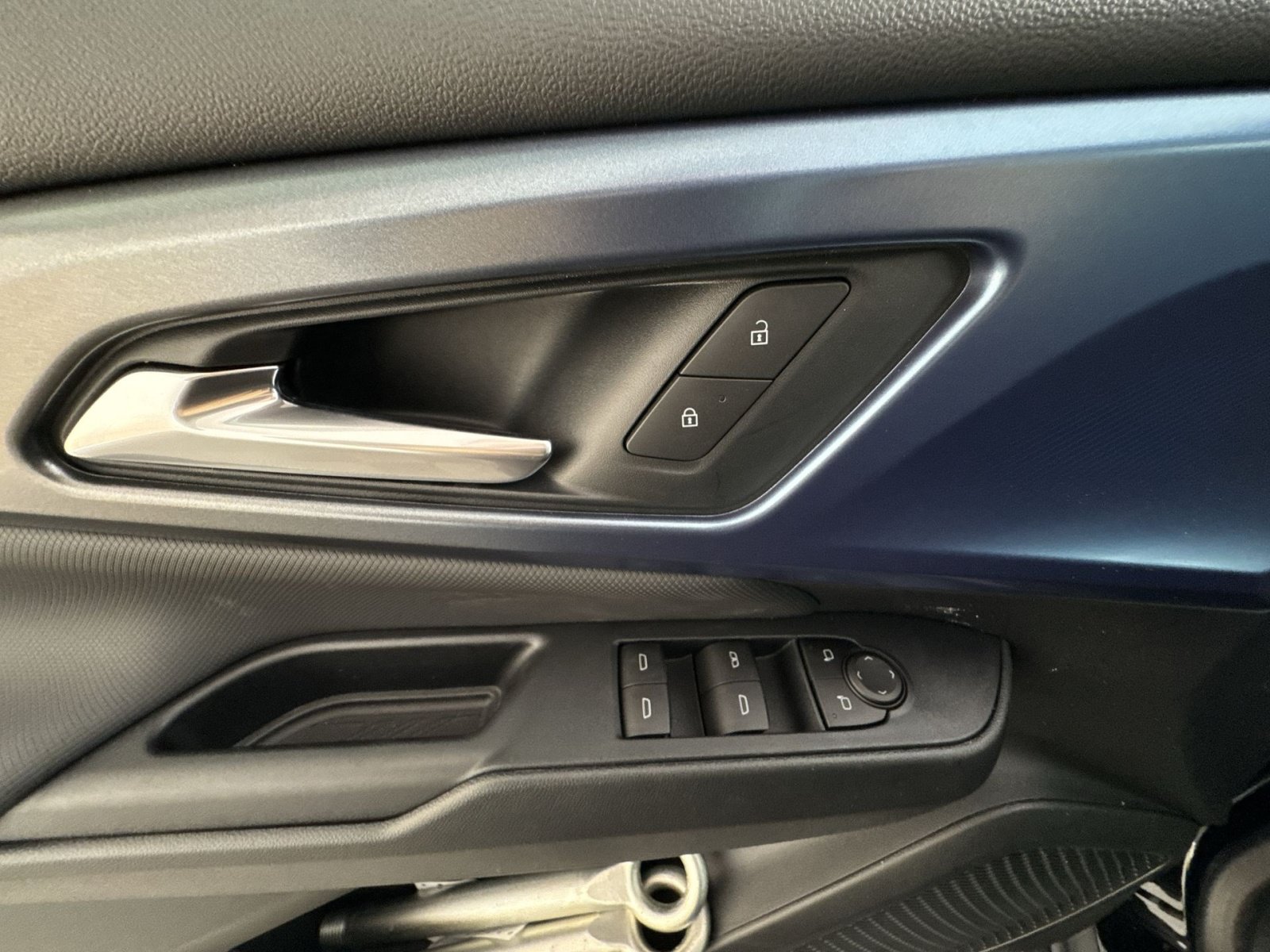 New 2026 Chevrolet Equinox EV LT AWD/4WD image 15