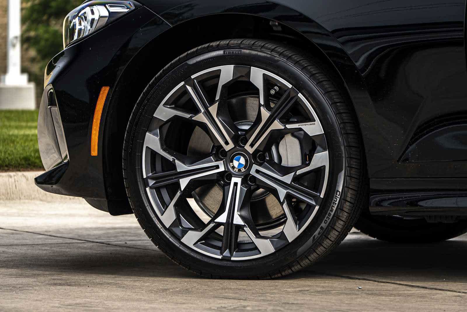 Used 2025 BMW 330i Sedan w/ Convenience Package RWD image 16