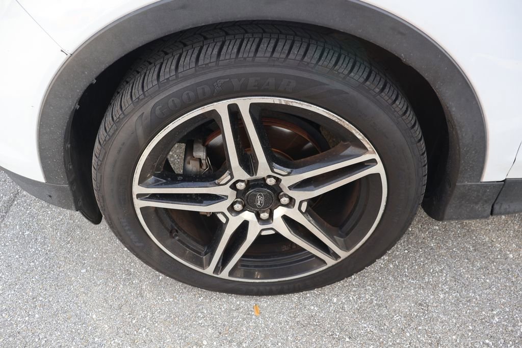 Used 2019 Ford Escape SEL FWD image 4