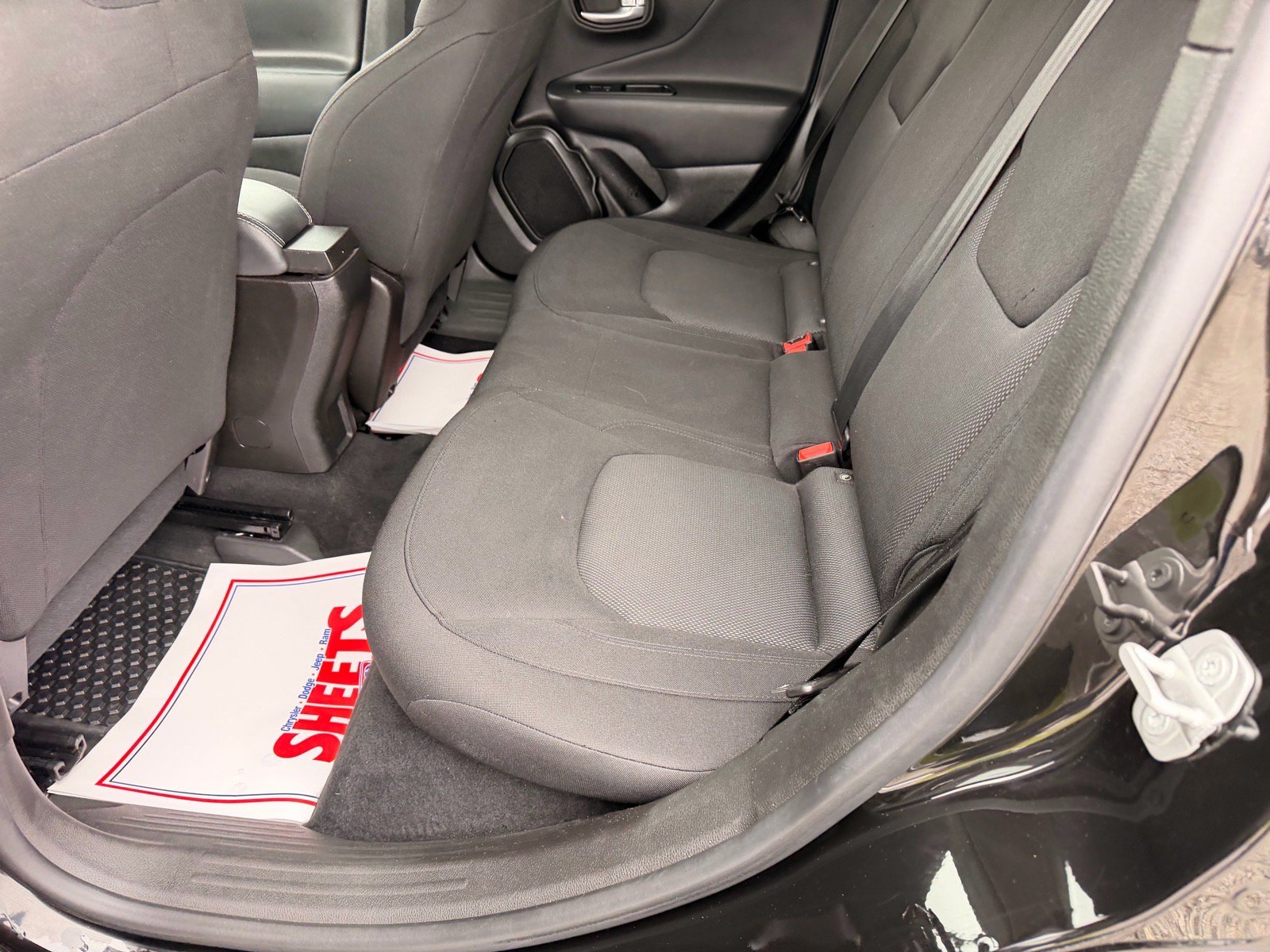 Used 2023 Jeep Renegade Latitude AWD/4WD image 12