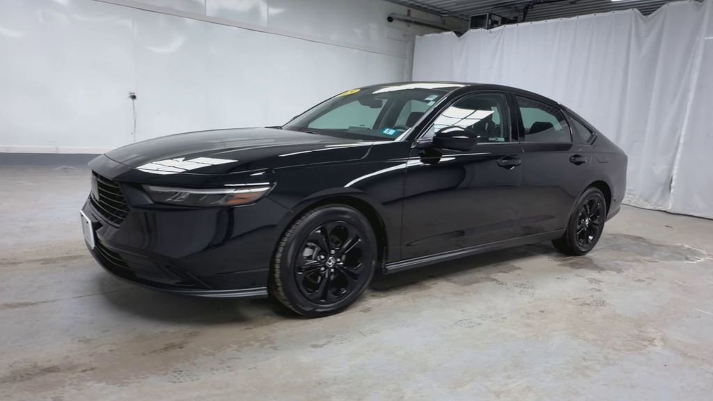Used 2025 Honda Accord SE image 4