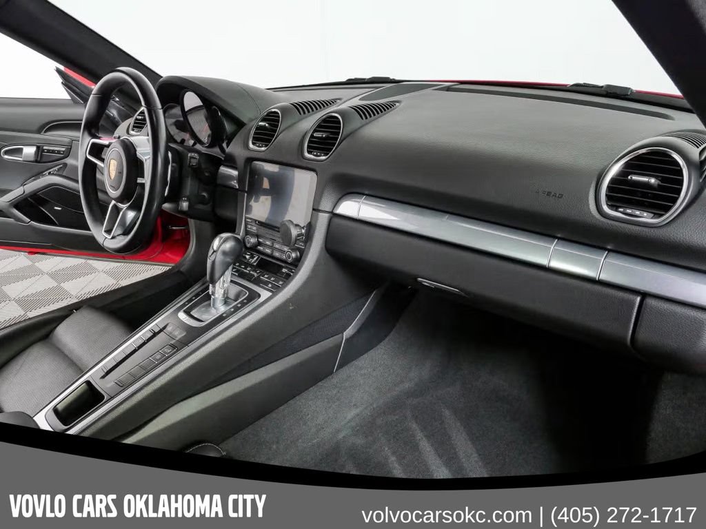 Used 2018 Porsche 718 Cayman RWD image 11
