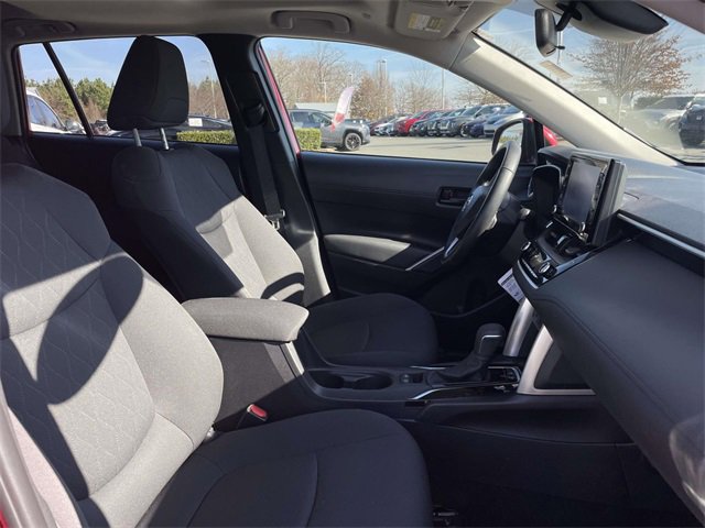 Used 2022 Toyota Corolla Cross LE image 19