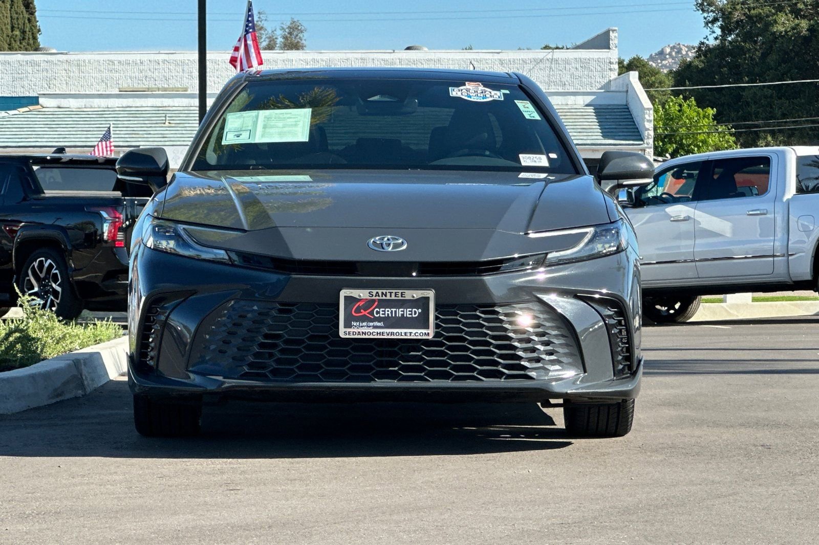 Used 2025 Toyota Camry XSE FWD image 9