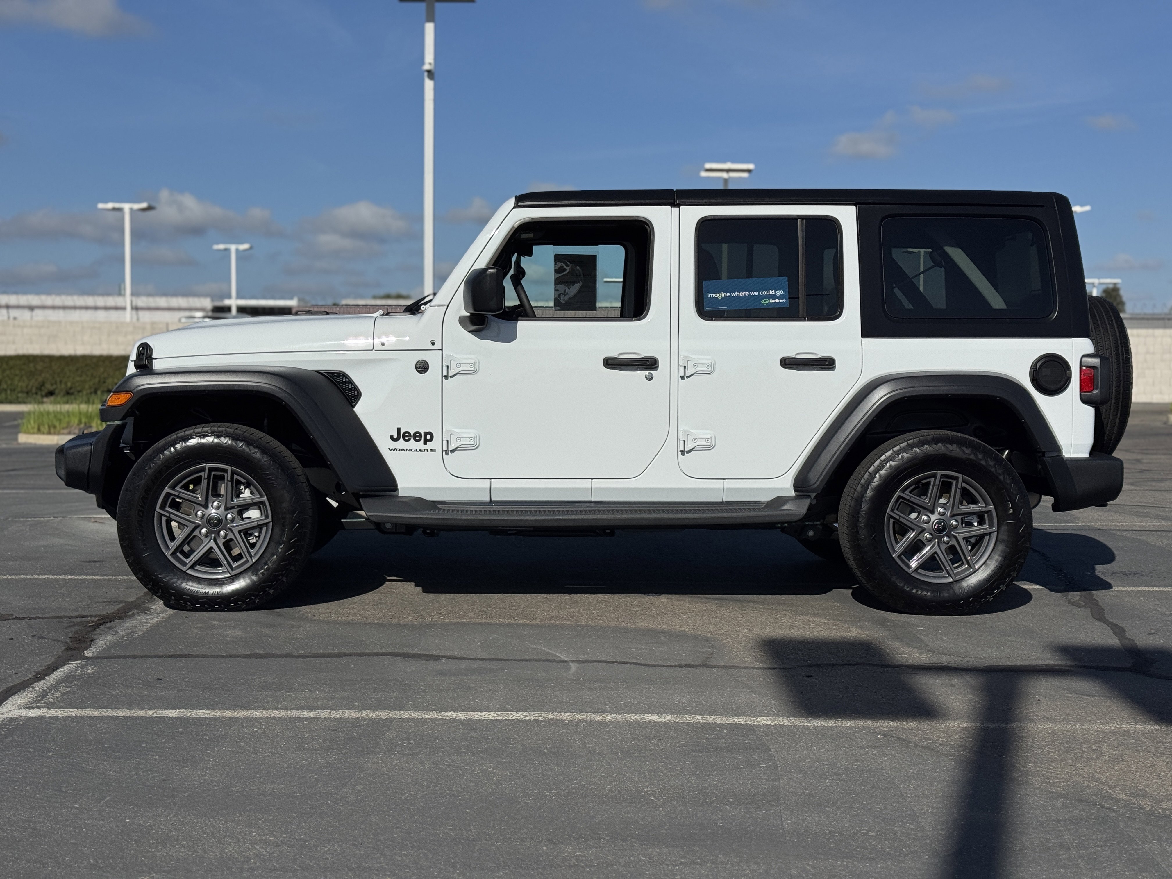 Used 2024 Jeep Wrangler Unlimited Sport AWD/4WD image 4