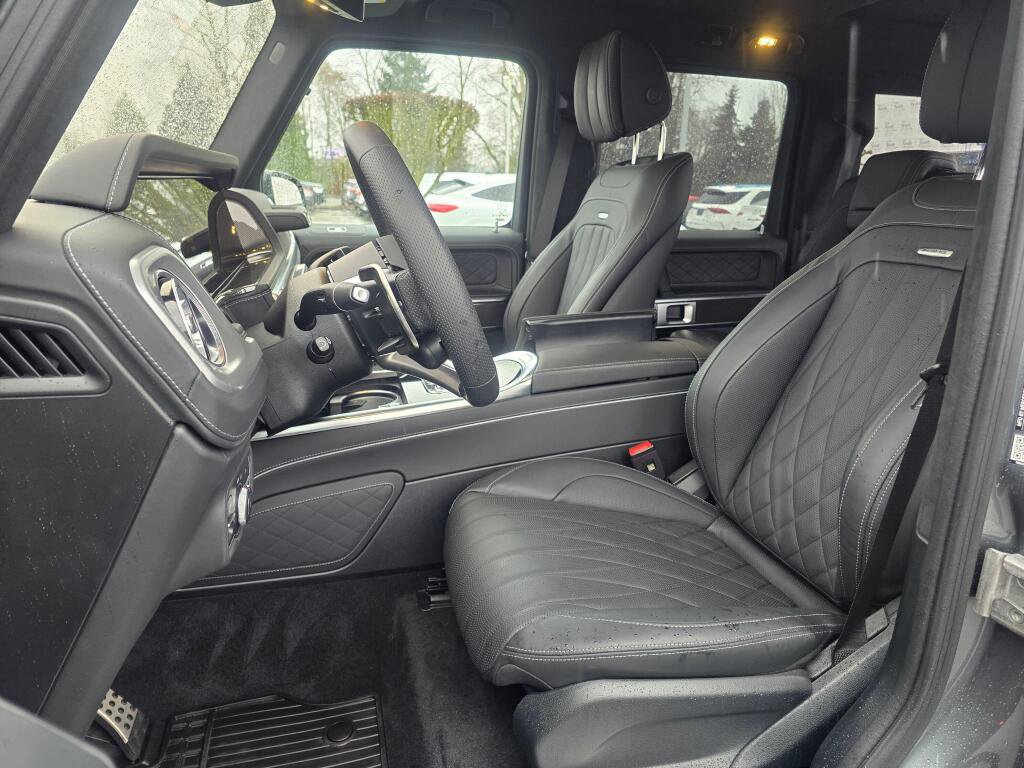 Used 2025 Mercedes-Benz G 63 AMG 4MATIC image 13
