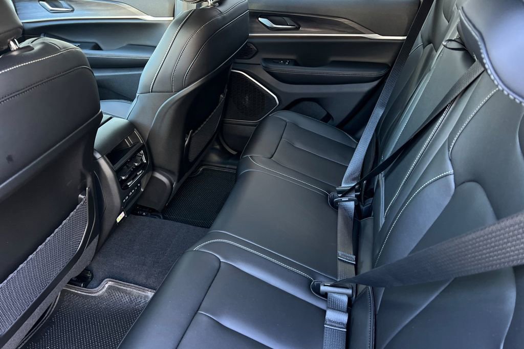 New 2026 Jeep Grand Cherokee Limited w/ Limited Altitude Package image 12