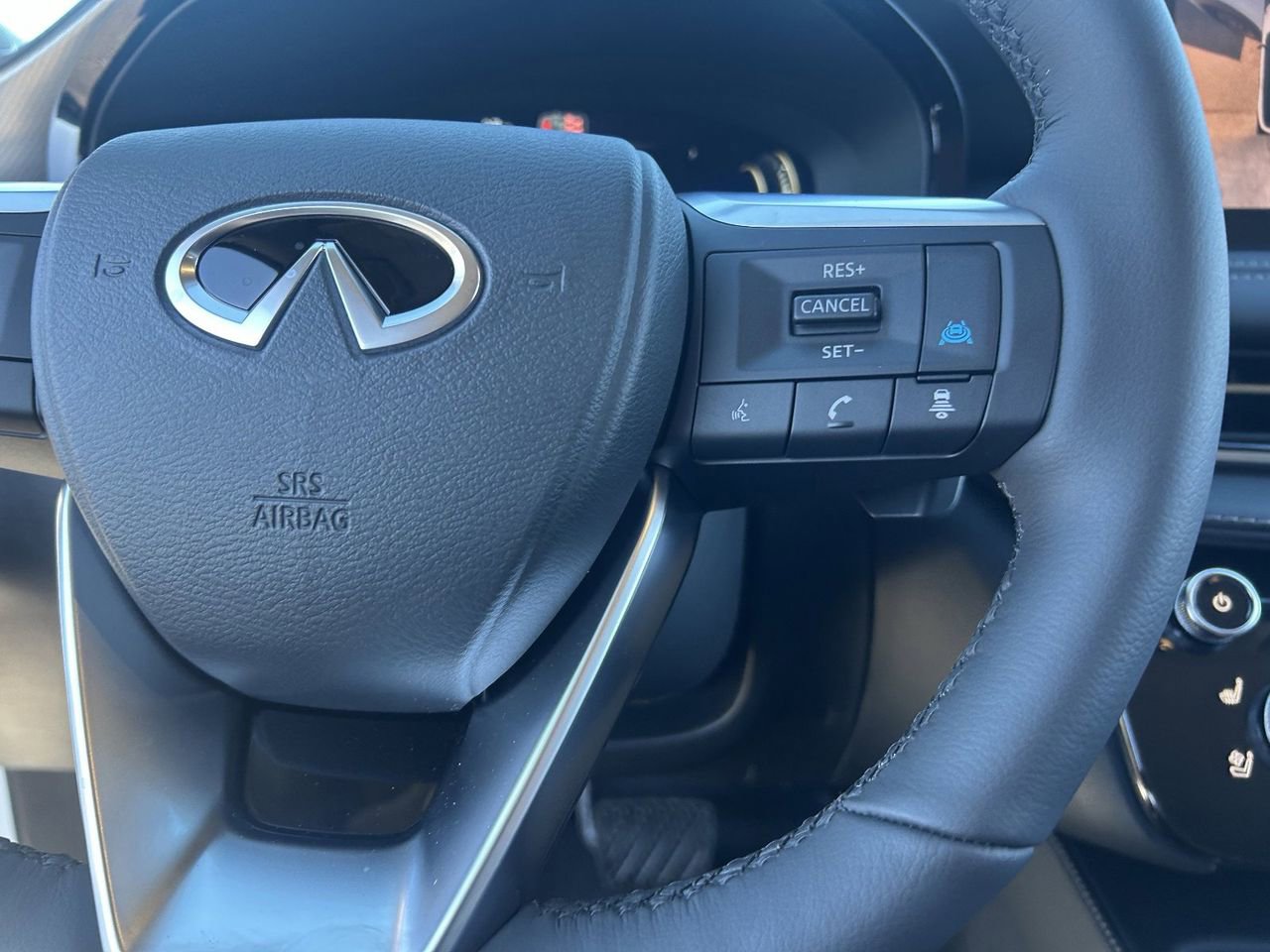 New 2026 INFINITI QX60 Luxe w/ Cargo Package image 27