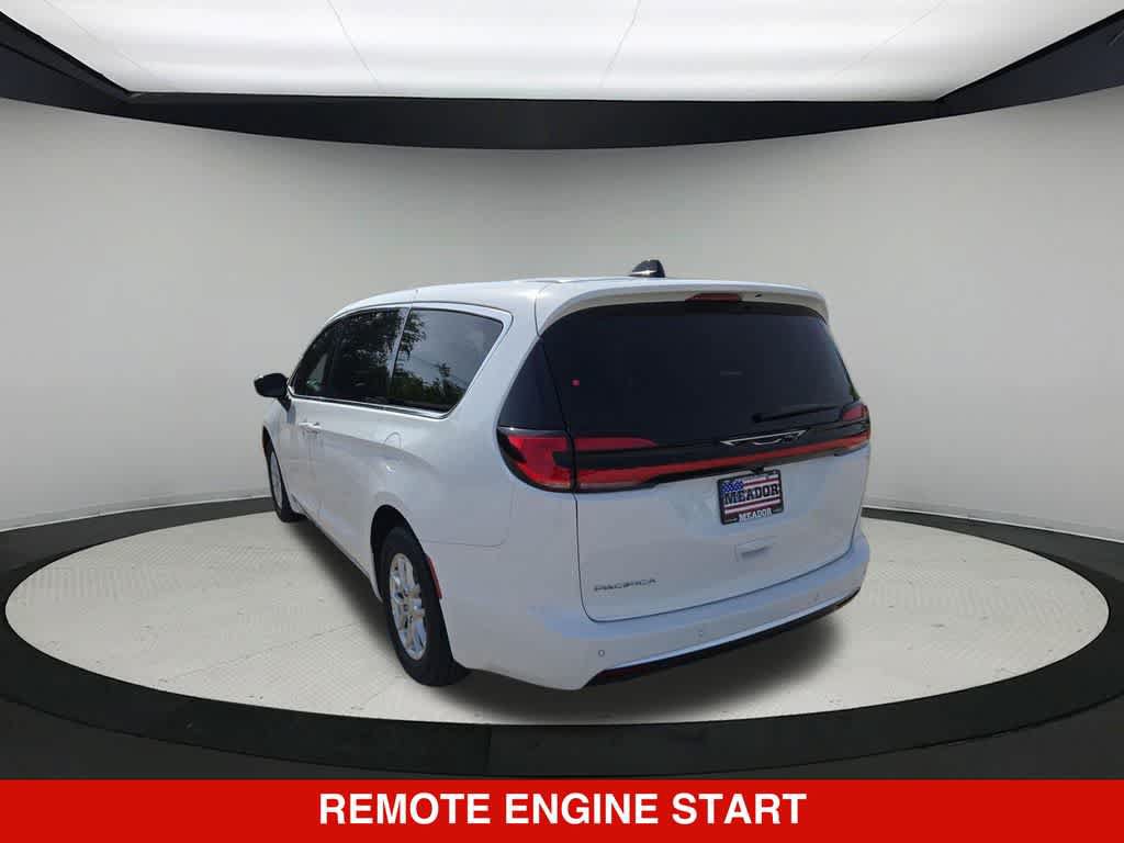 New 2027 Chrysler Pacifica Select FWD image 5