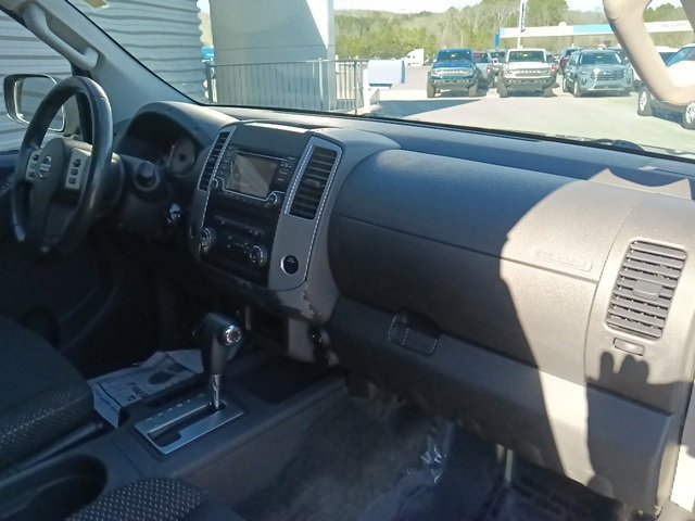 Used 2017 Nissan Frontier Desert Runner image 32