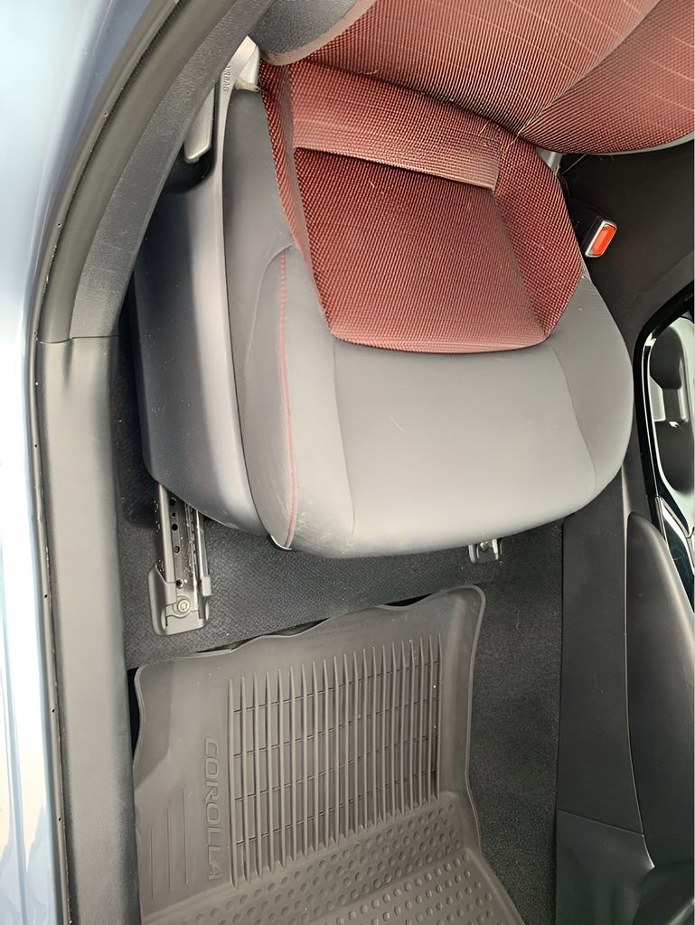 Used 2024 Toyota Corolla SE image 17