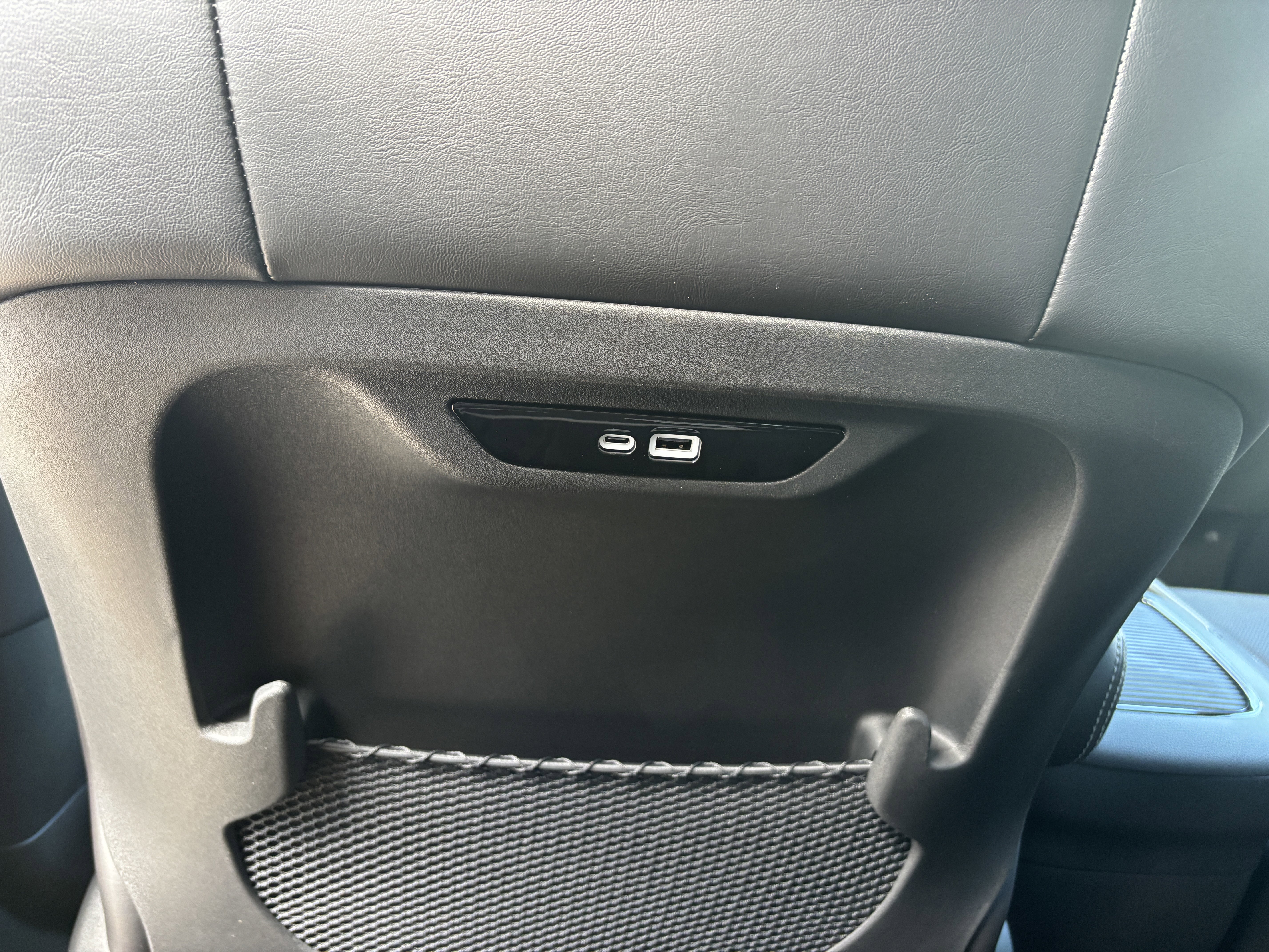 New 2026 Chrysler Pacifica Limited w/ S Appearance Package image 16
