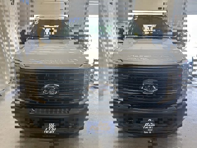 New 2026 Ford F250 XL w/ XL Off-Road Package image 2