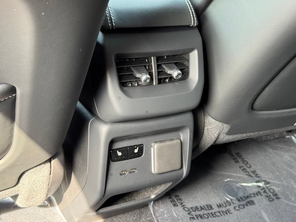 Certified 2025 Cadillac Optiq Sport 2 w/ LPO, Floor Liner Package AWD/4WD image 33