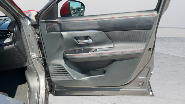Used 2025 Nissan Kicks SR FWD image 22