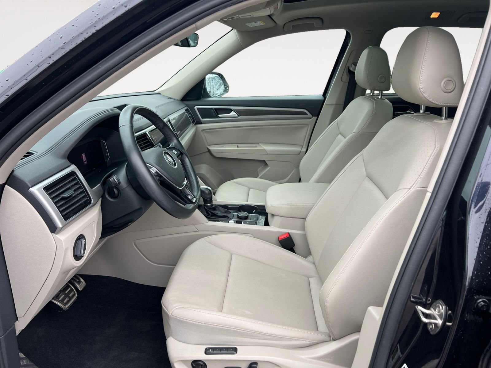 Used 2019 Volkswagen Atlas SEL R-Line image 9