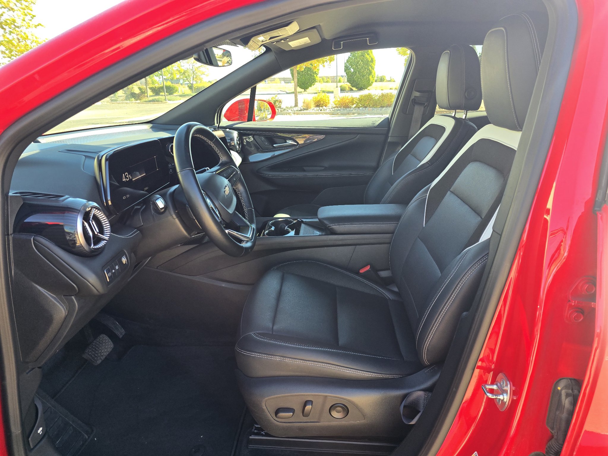 Used 2024 Chevrolet Blazer EV LT AWD/4WD image 13
