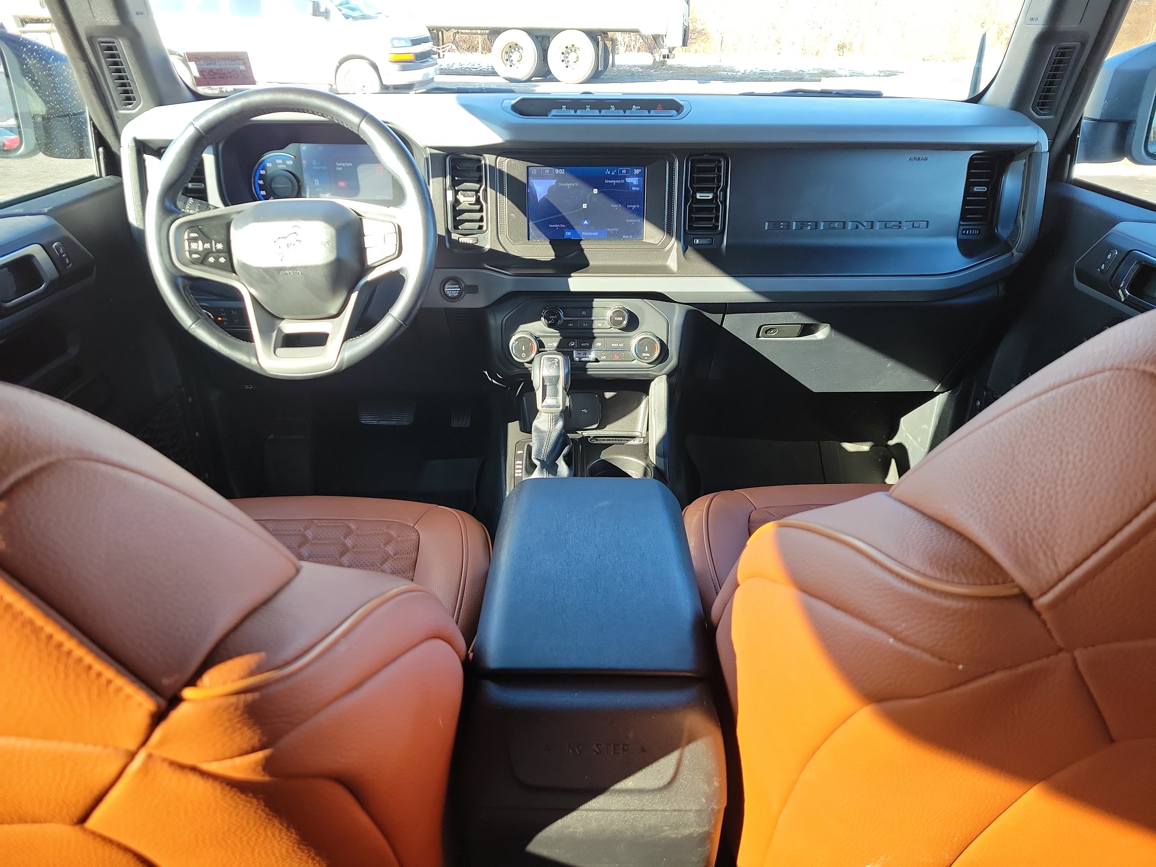 Used 2022 Ford Bronco Big Bend w/ Sasquatch Package image 18