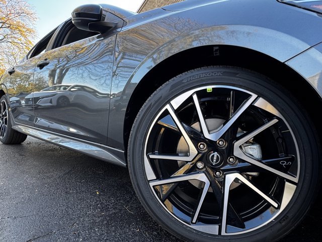 New 2025 Nissan Sentra SR image 9