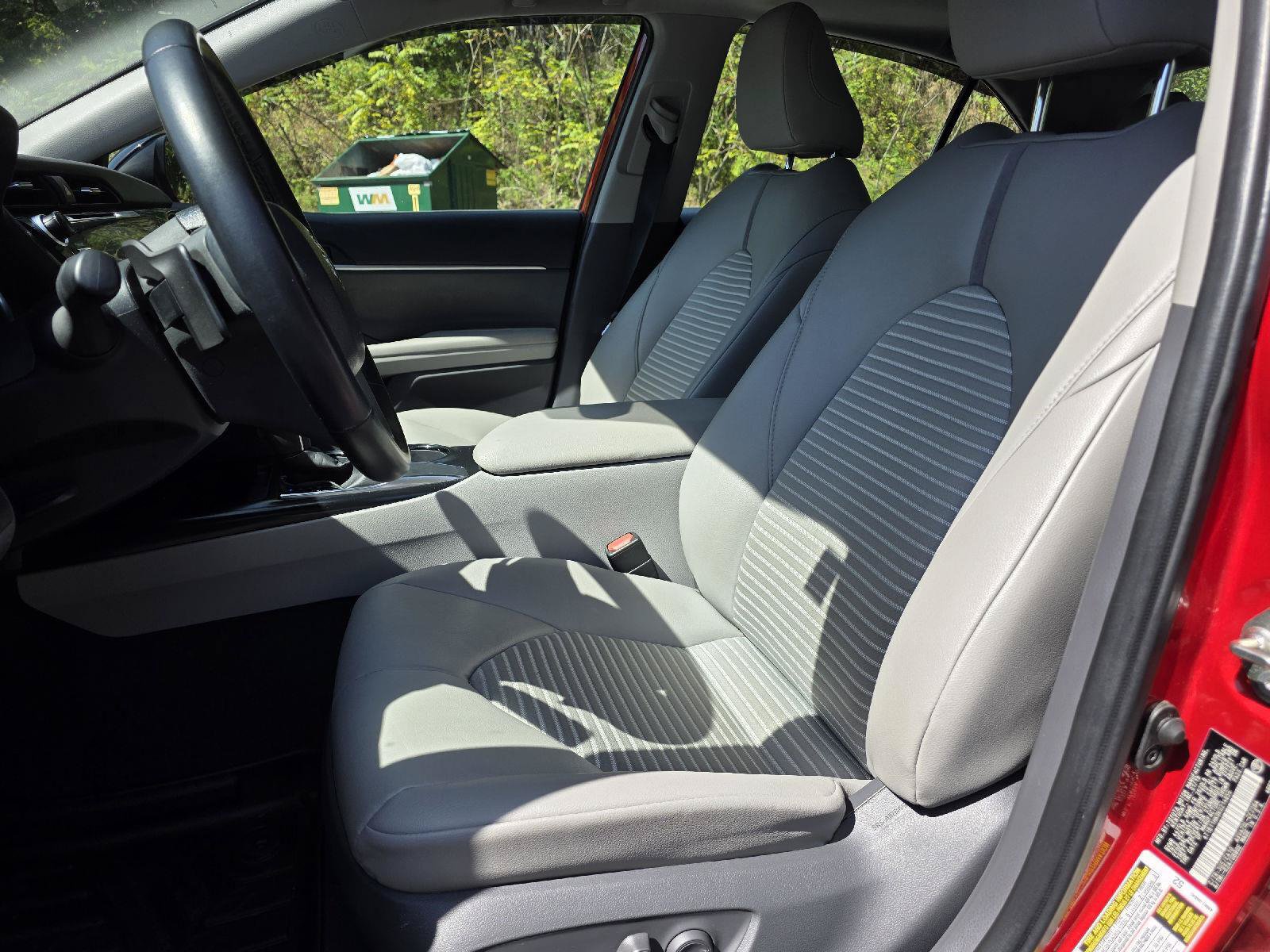Used 2019 Toyota Camry SE w/ Audio Package FWD image 9