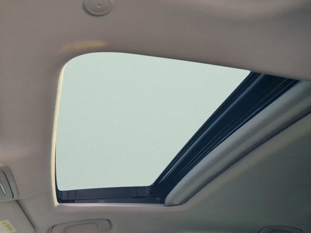 Certified 2025 Honda Accord SE image 18