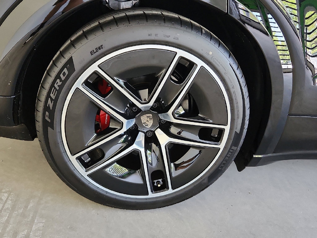 New 2026 Porsche Cayenne Turbo AWD/4WD image 10