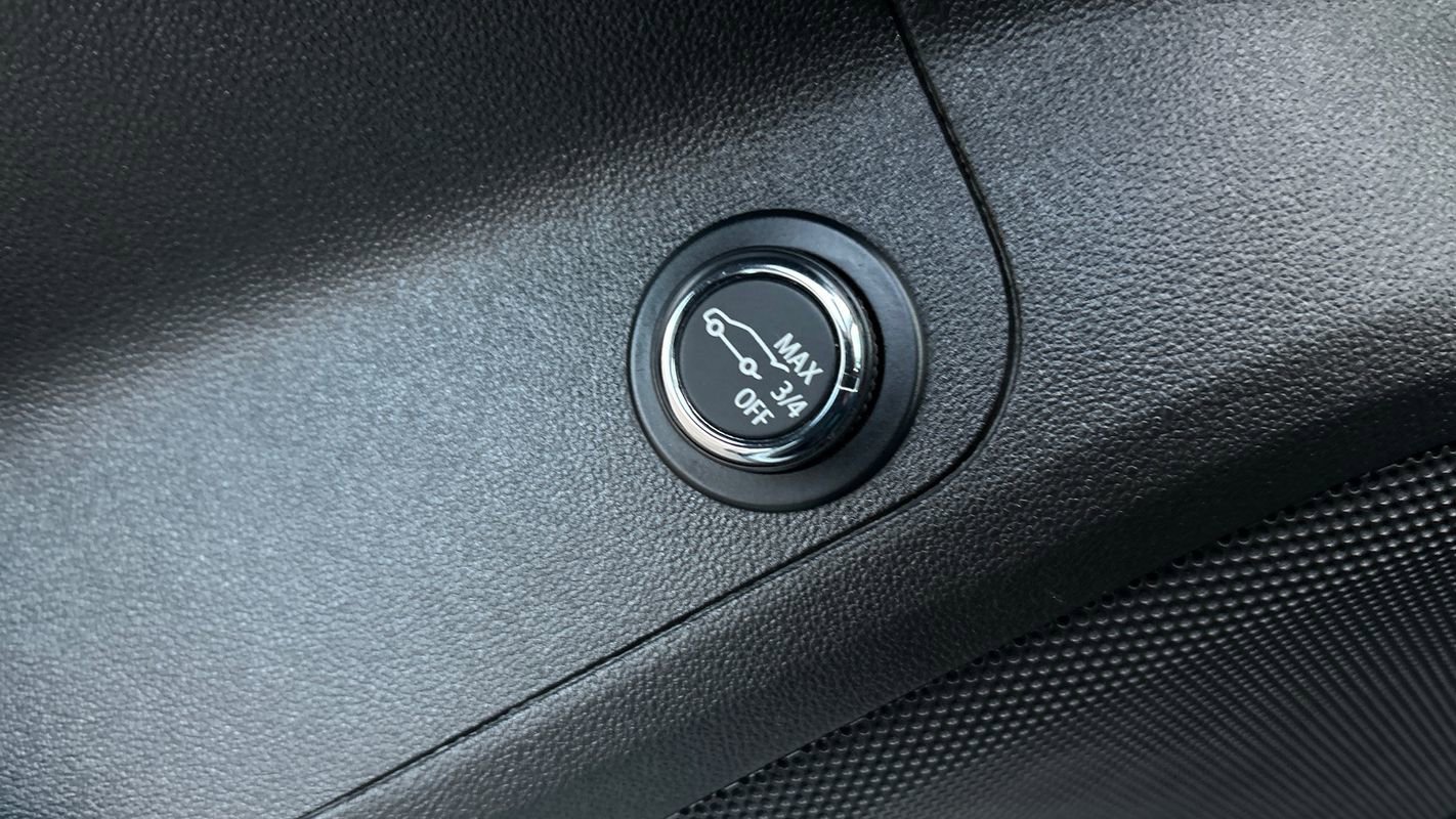 Used 2019 GMC Acadia SLE image 40