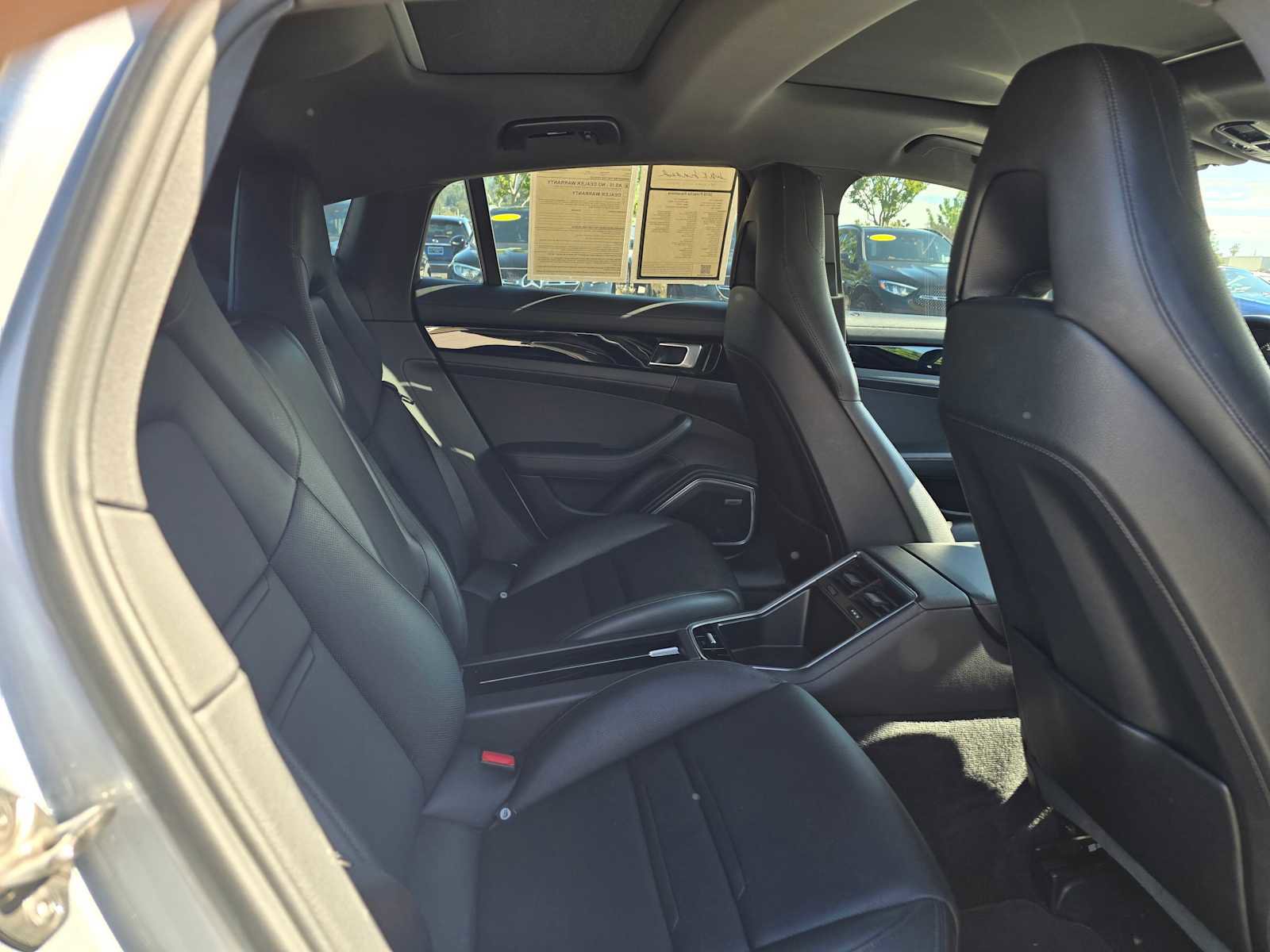 Used 2018 Porsche Panamera RWD image 13