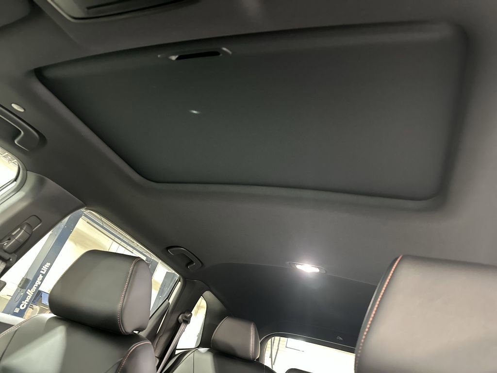 Used 2025 Honda CR-V Sport-L image 16