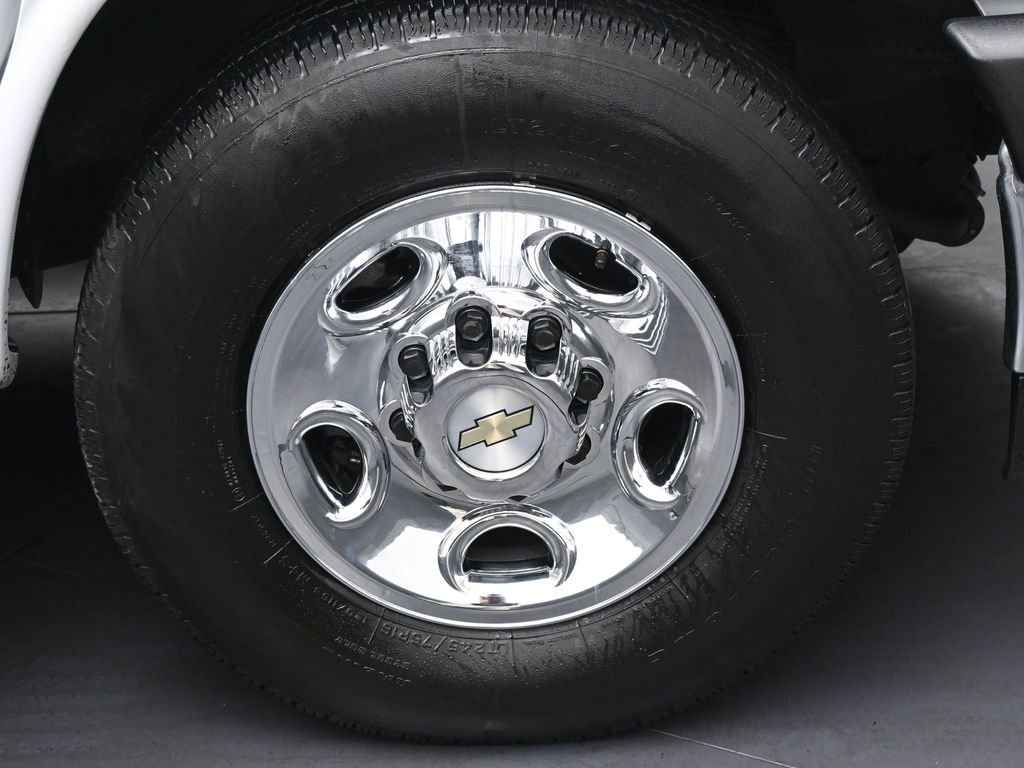 Used 2024 Chevrolet Express 2500 w/ Driver Convenience Package image 27